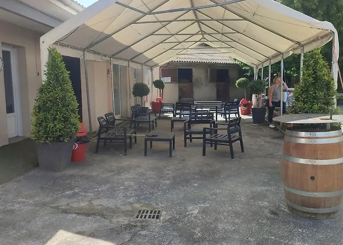 Apartament Unique 1 Centre Equestre Snack *